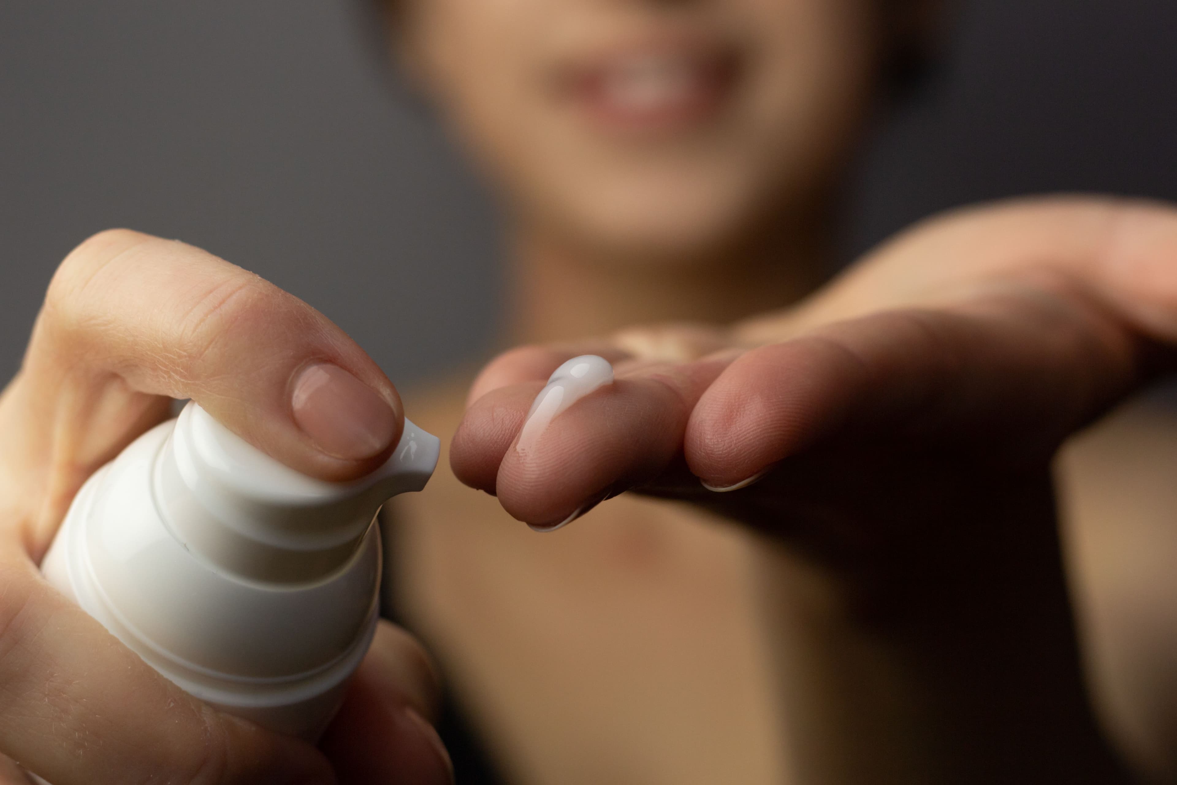 woman applying retinol | Image Credit: © Anna - stock.adobe.com